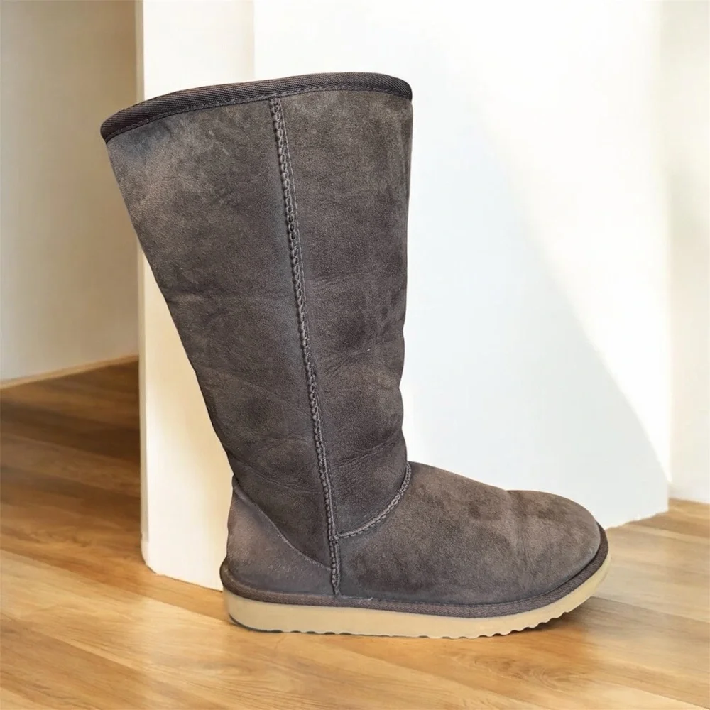 UGG Australia Classic Tall Shearling Boots Brown Women’s Size 7
